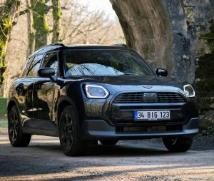 MINI’den Türkiye’ye özel gövde österisi 1 - MINI Countryman Dark Edition